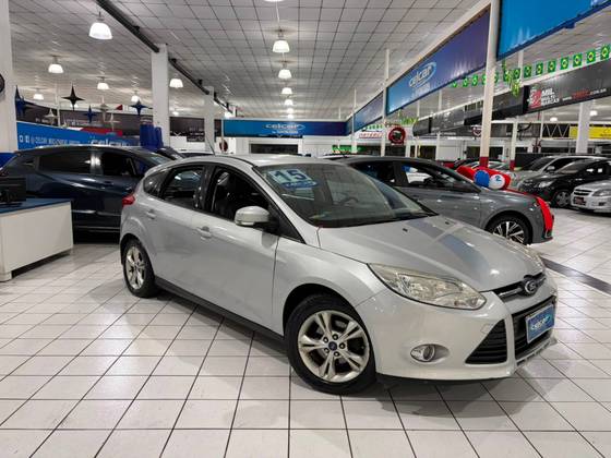 FORD FOCUS 1.6 SE 16V FLEX 4P MANUAL FORD FOCUS 1.6 SE 16V FLEX 4P MANUAL